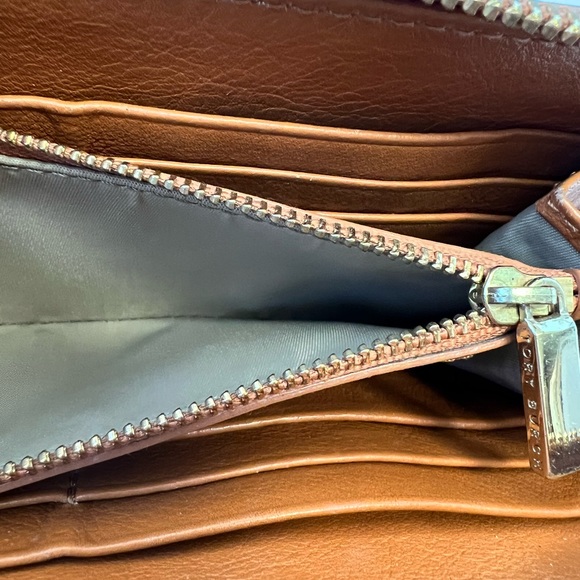Tory Burch Zip Wallet - Picture 5 of 11